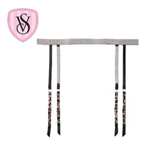 ❤️ Victoria's Secret Leopard Shine Strap Garter Belt
NWT